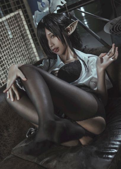 新闻女郎之恋上快感
