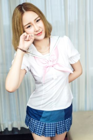 25岁女高中生动漫