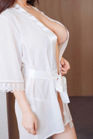 娇妻被领导抱进卧室的在线观看