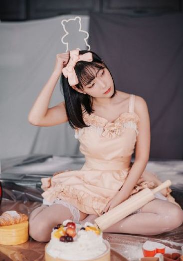 老和尚趴在小嫩尼身播放