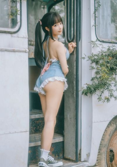 天降女子从2楼掉下了未修剪