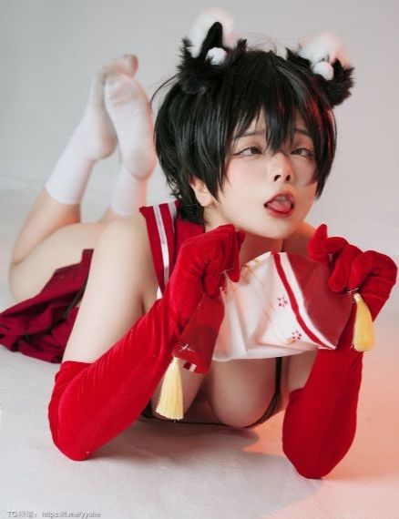 《隔壁女邻居》免费观看